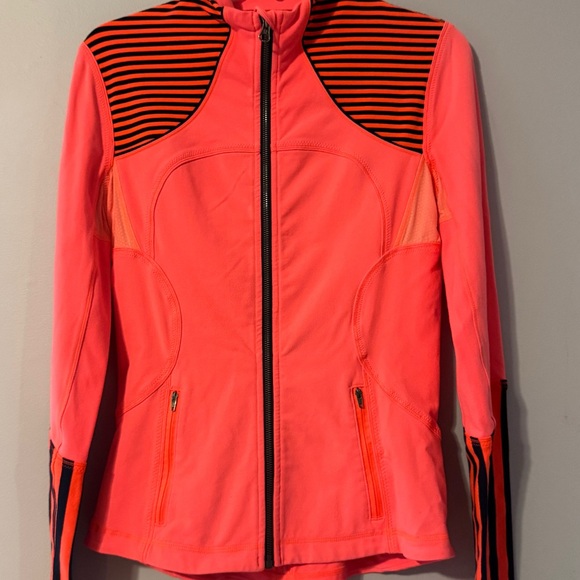 Lululemon Forme Jacket in Light Flare and Classic Inkwell size 6 - Picture 5 of 9